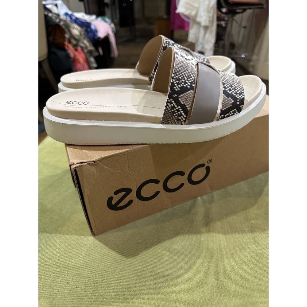 ECCO Flowt women's leather slides featuring a snakeskin pattern Size 40 9-9.5 - Picture 4 of 9